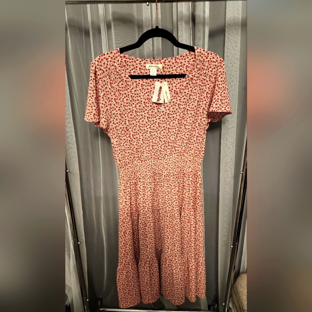 Women's dress, Size Large.